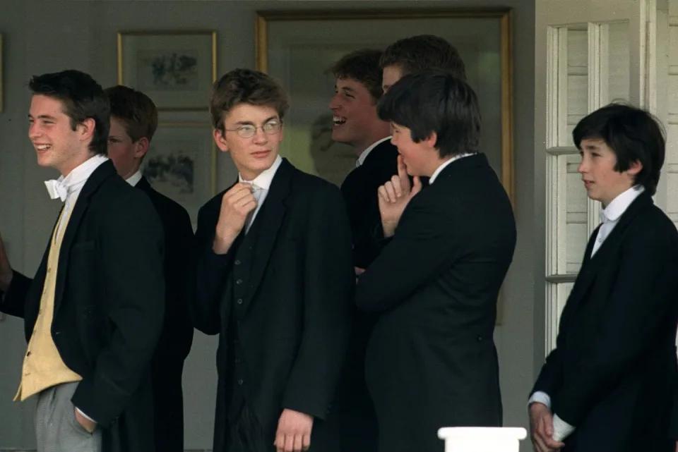 威廉王子童年照,英国威廉王子在哪里上的学