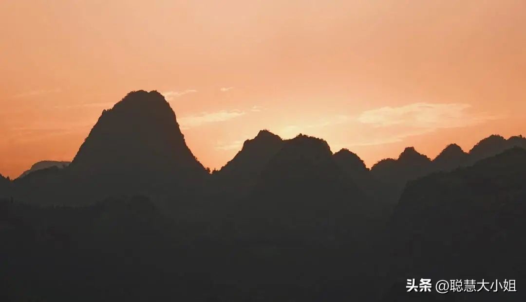 贵州兴义万峰林油菜花盛开时期,贵州兴义风景区万峰林