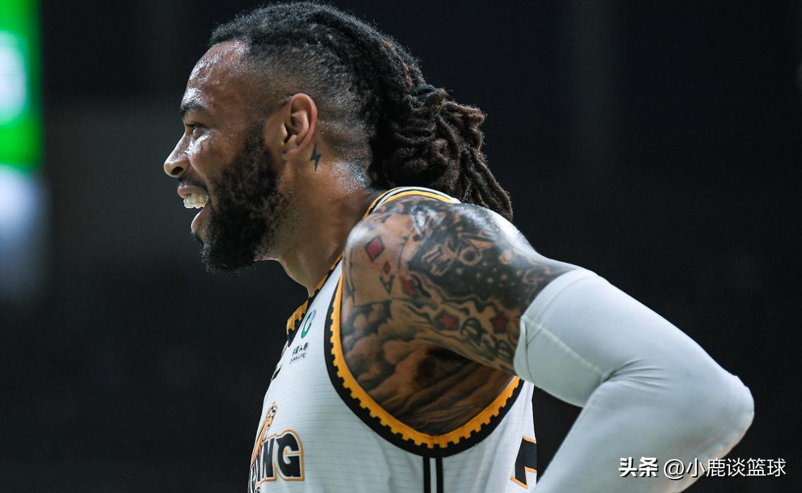 正式续约!辽宁男篮功勋外援签下大合同,帮助杨鸣全力冲击三连冠