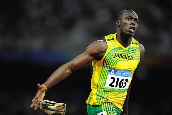 短跑之王博尔特侧面视角,短跑之王博尔特来打篮球