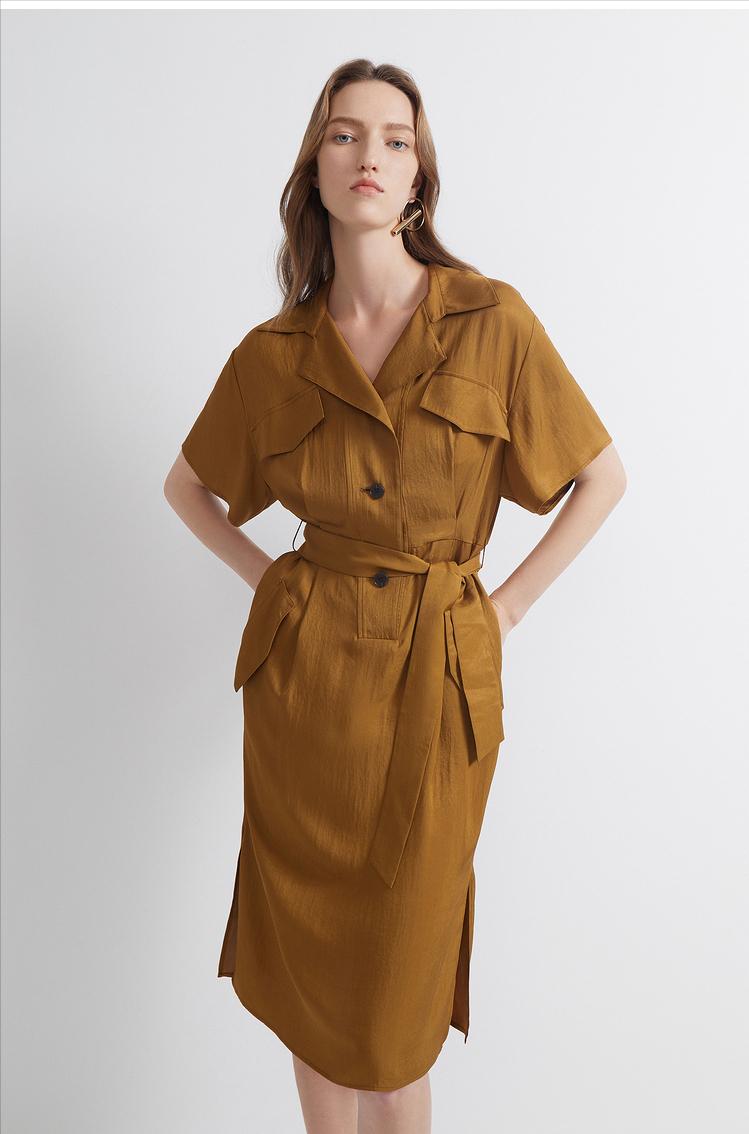 35岁女性适合穿什么牌子的衣服,30至40岁的女性穿什么牌子的衣服