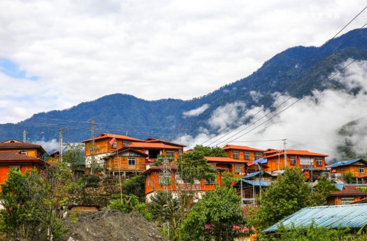 此生必打卡的最美十二县城,中国最令人向往的10个旅游小城市