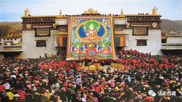 西藏那曲畜产品展销 (西藏那曲畜产品展销场航拍)