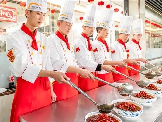 秋季报名火热进行中|十大理由告诉你,择校为什么选择海南新东方