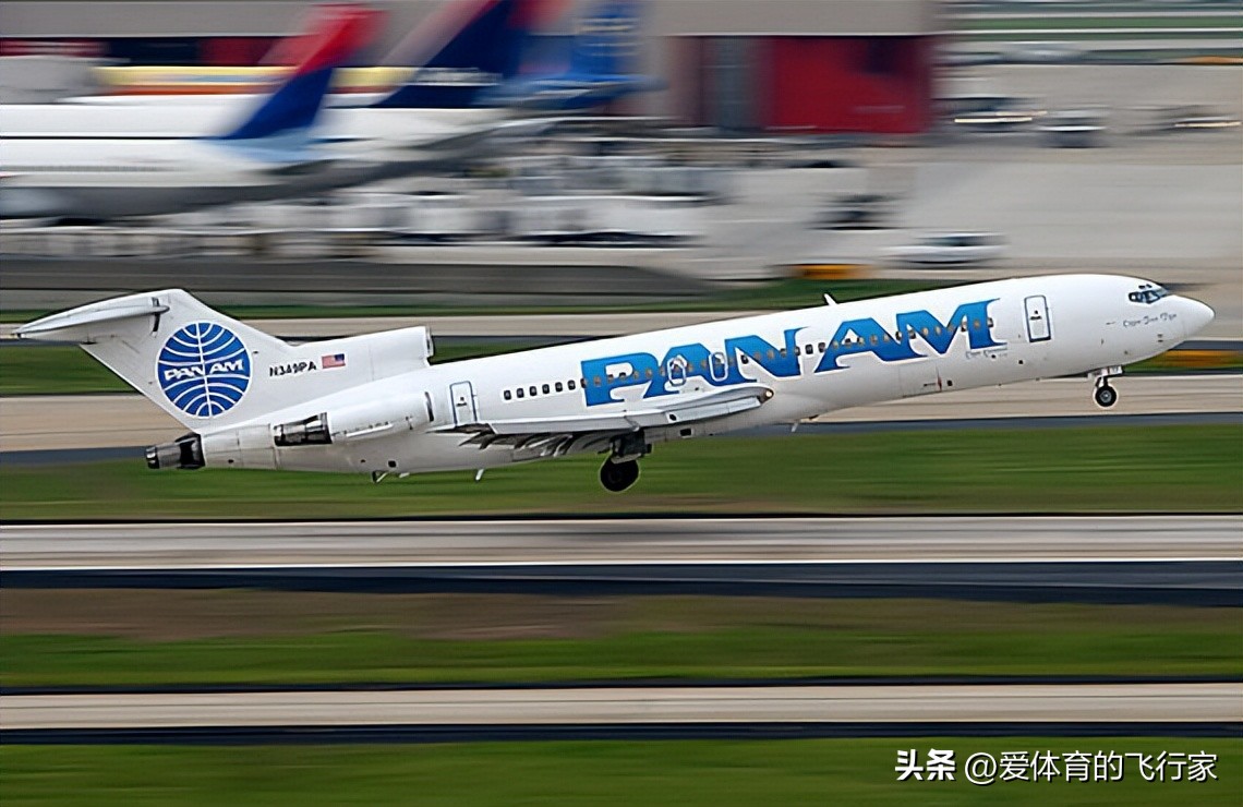 波音727飞行员跳伞,波音727尾部登机口跳伞