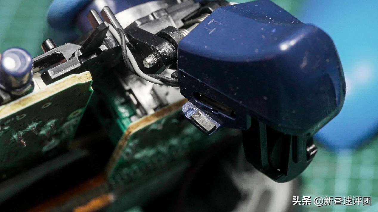 拆解xboxone手柄震动马达,拆解xboxone
