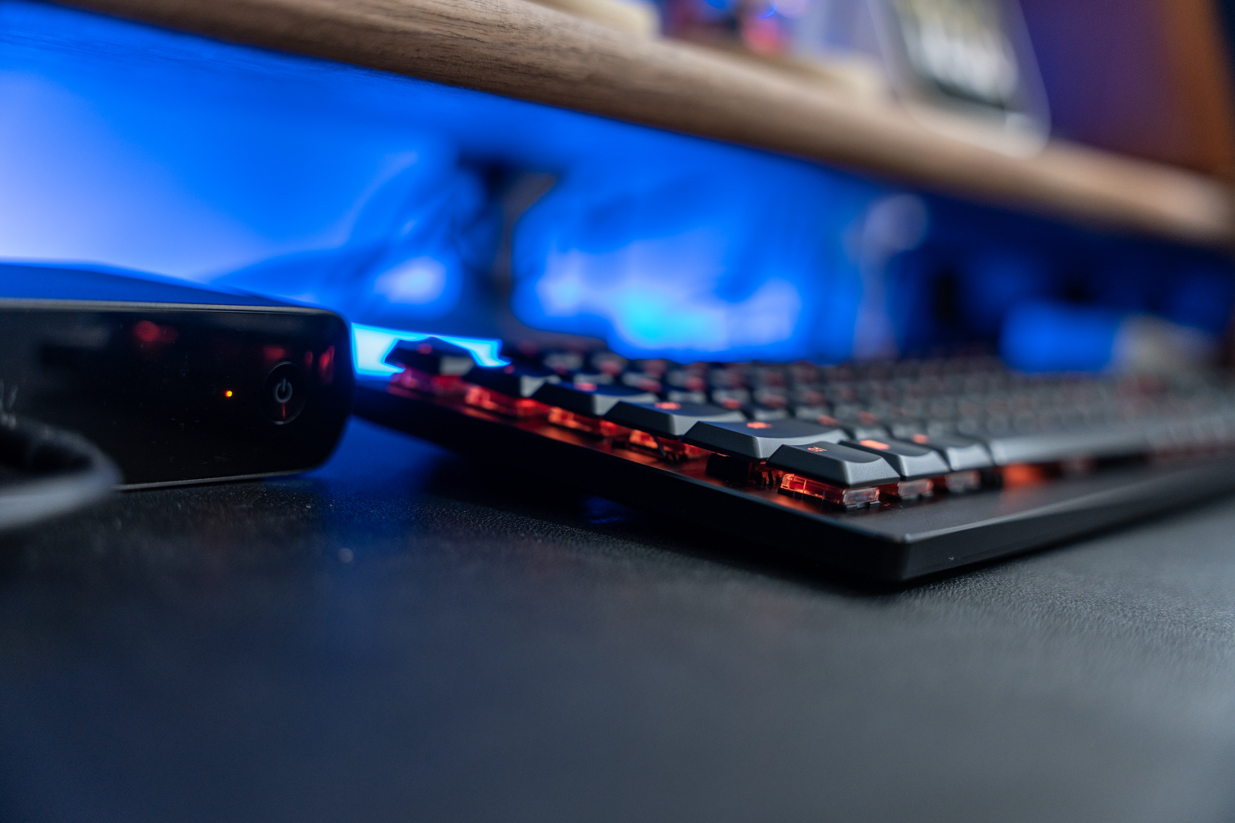 “信仰之光”丨矮轴的噬魂金蝎，或许是最好看的RBG无线机械键盘