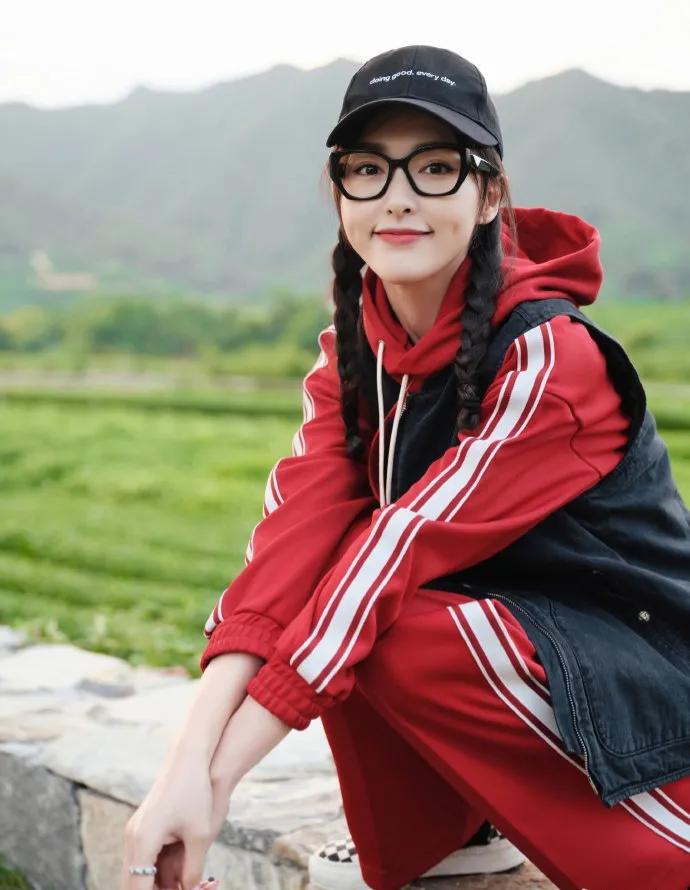 杨幂和赵丽颖百花迎春,杨幂赵丽颖百花送祝福