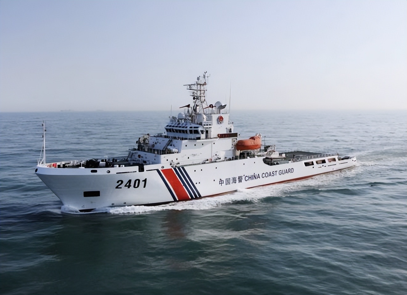 菲律宾海警船被中方依法驱离,中国海警船驱离菲律宾海警船