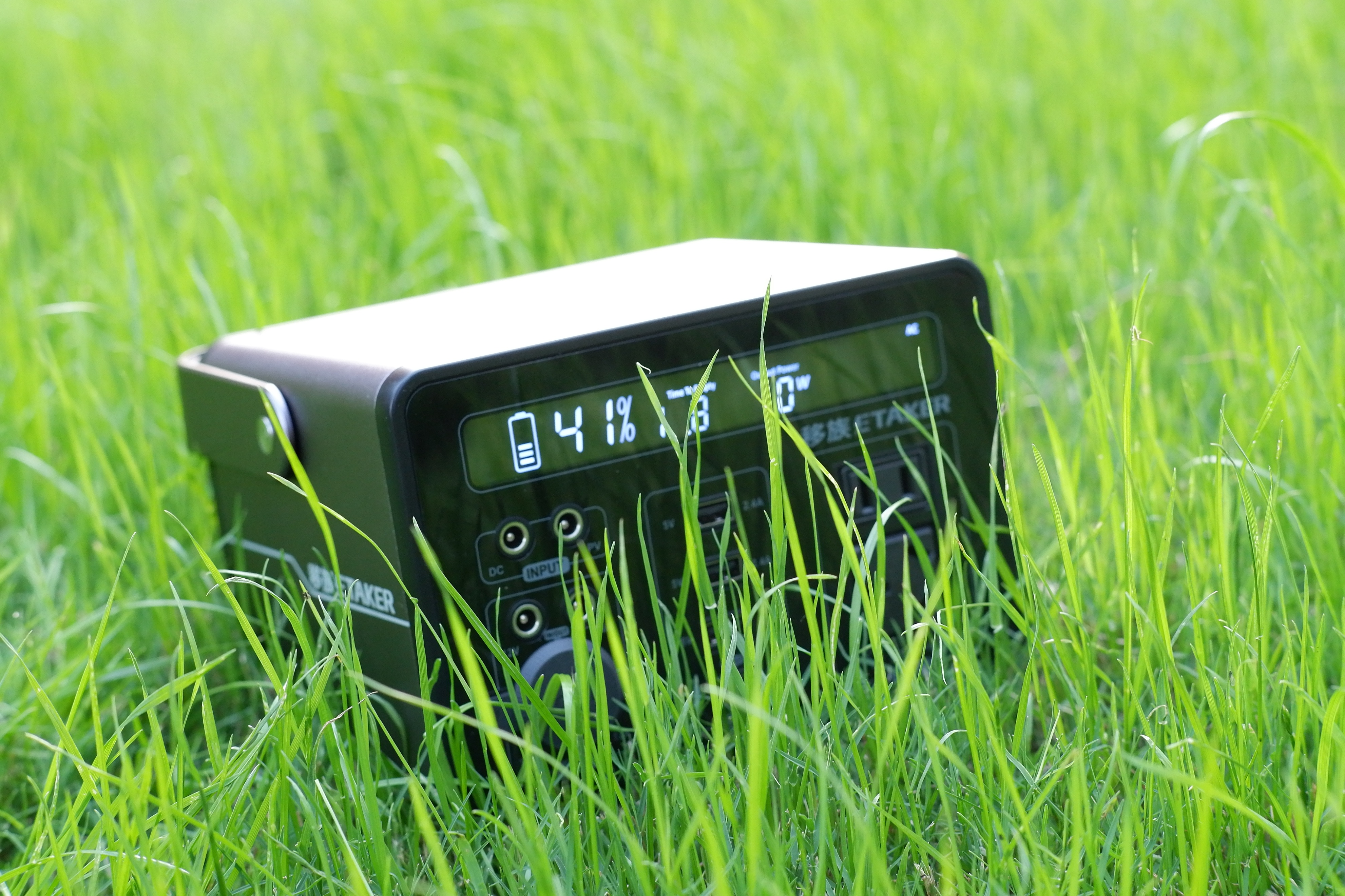 0.3度电的户外电源只有巴掌大小，350W大功率，移族P300确实香