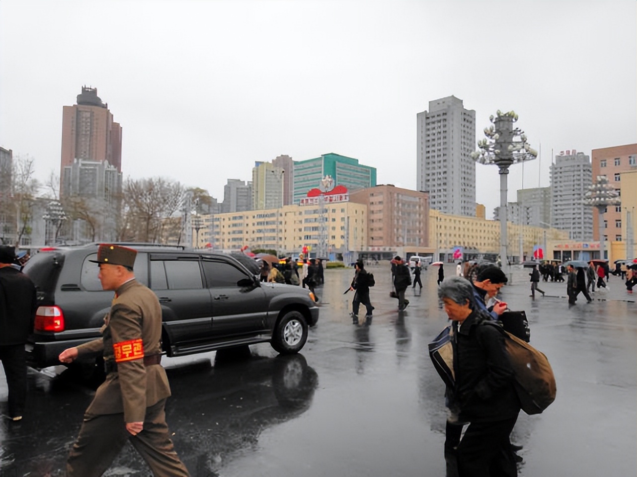 朝鲜人工资500属于高薪，妇女喜欢摆摊赚钱