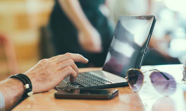 如何让不听话的下属听话,遇到不听话的领导怎么办