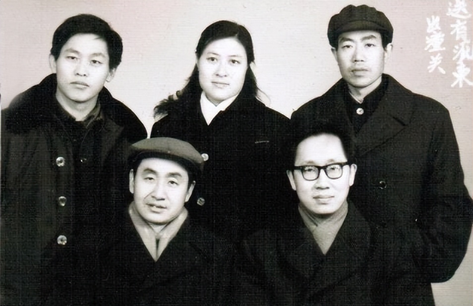 贾平凹前妻是干嘛的 (贾平凹与前妻离婚原因)