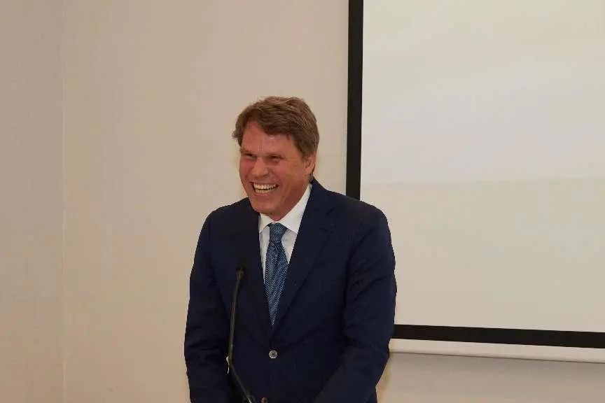 骄傲信阳,马德里信阳毛尖