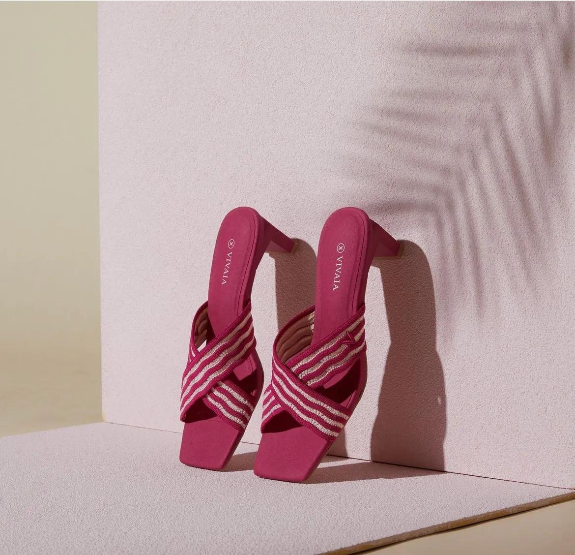 脚宽胖适合穿什么鞋凉鞋,脚胖脚宽穿什么样的凉鞋显脚瘦