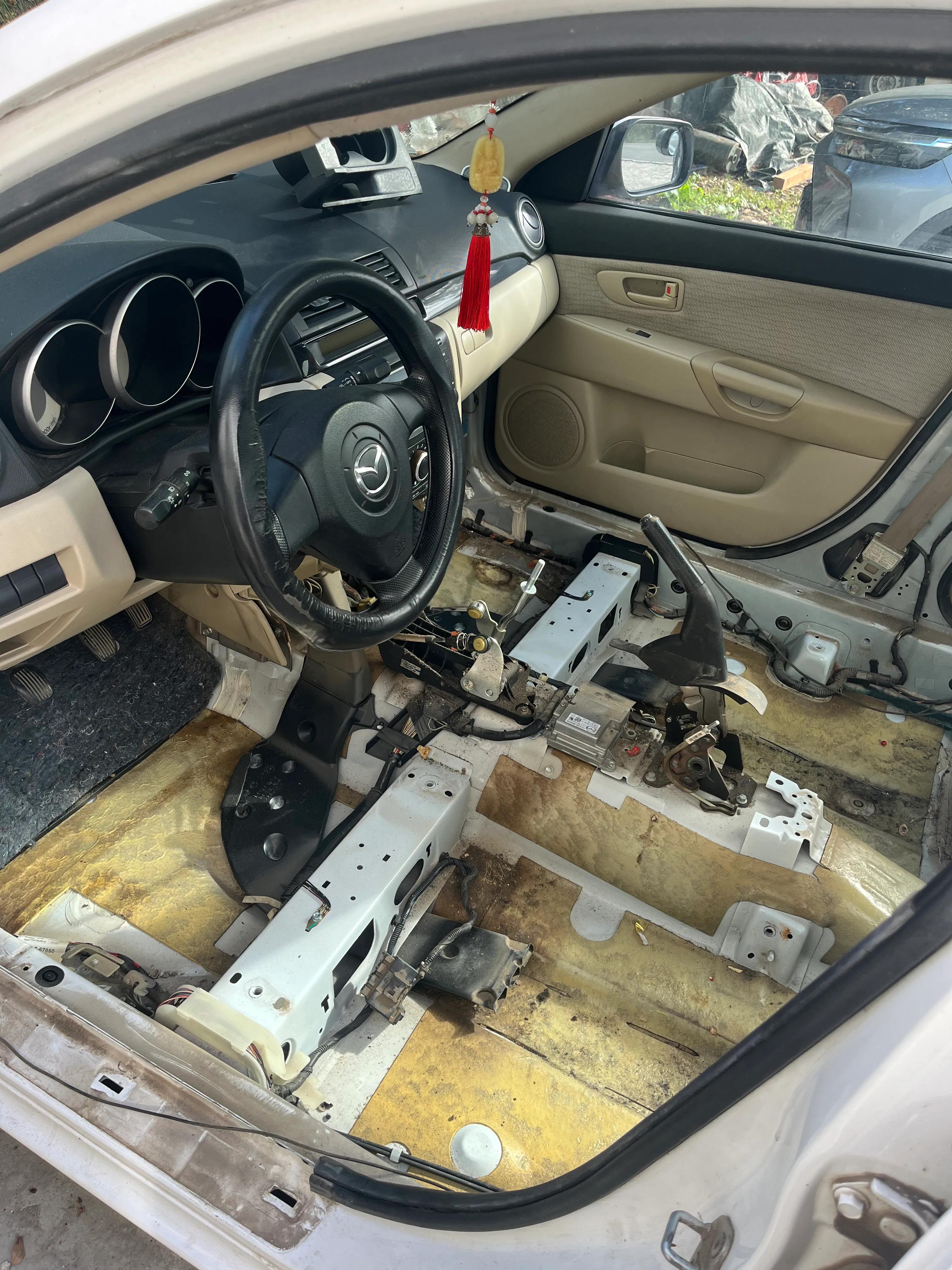 2010款马自达3经典款油耗,经典马自达3近光灯泡更换视频