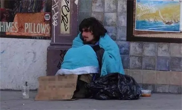 白人乞丐泰国,在泰国的欧美白人乞丐