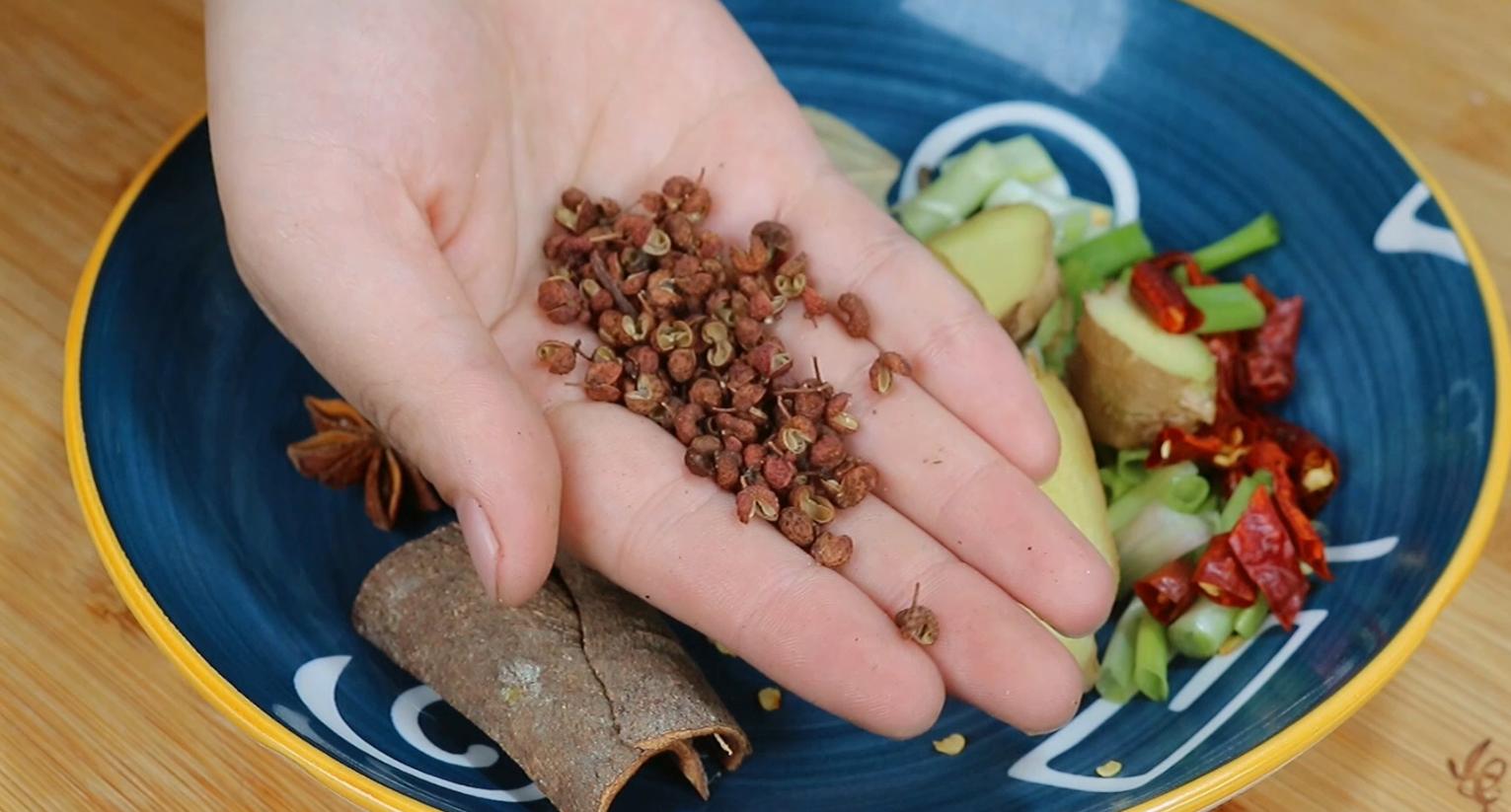 怎么炖猪蹄软烂不腻好吃,怎么炖的猪蹄软烂不腻好吃