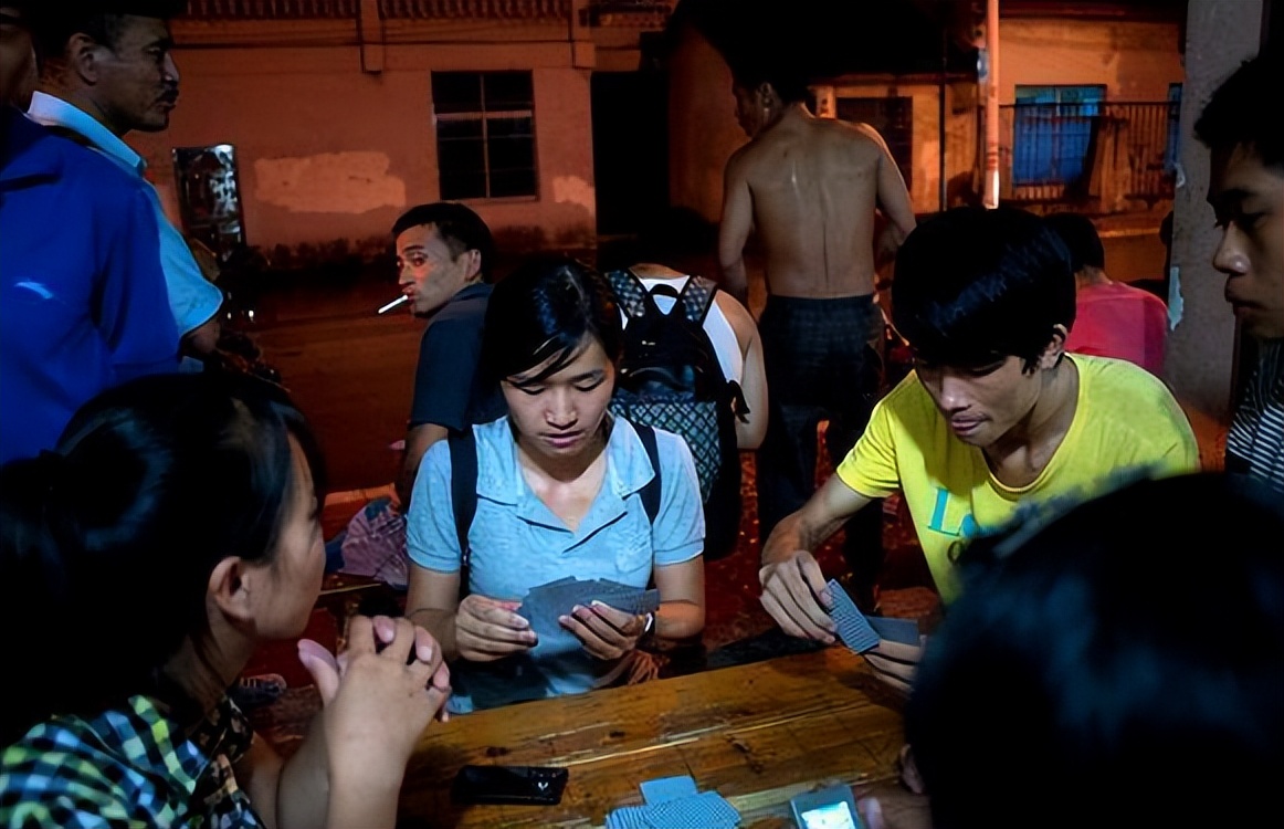 万名横店群演现状,横店20万群演现状