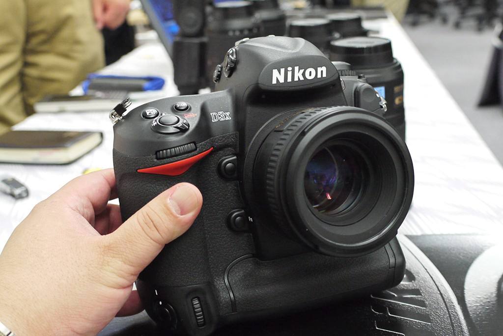 目前最好的单反推荐,目前的单反最好的是哪一款