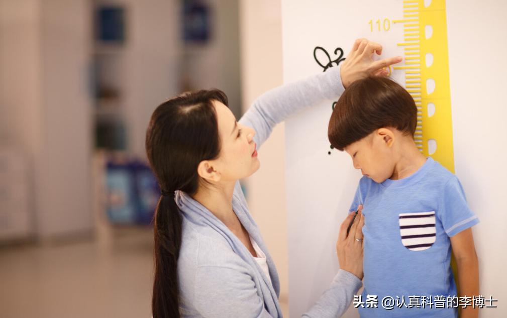 八岁男孩每天摸高跳多少下最好,12岁男孩冲刺摸高跳三个月