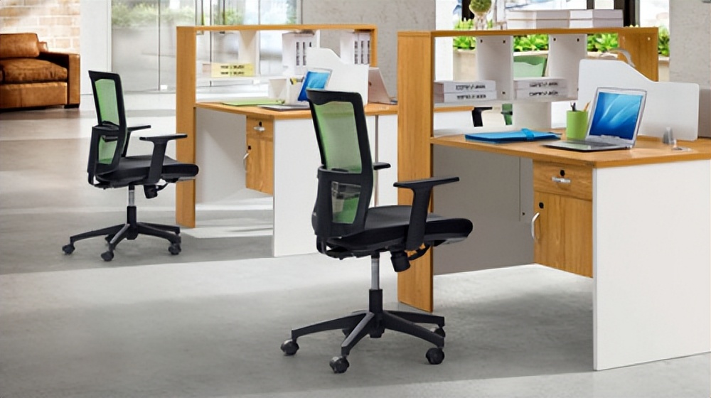 鸿凯家具采用多样化的环保材料，提供健康环保的办公家具