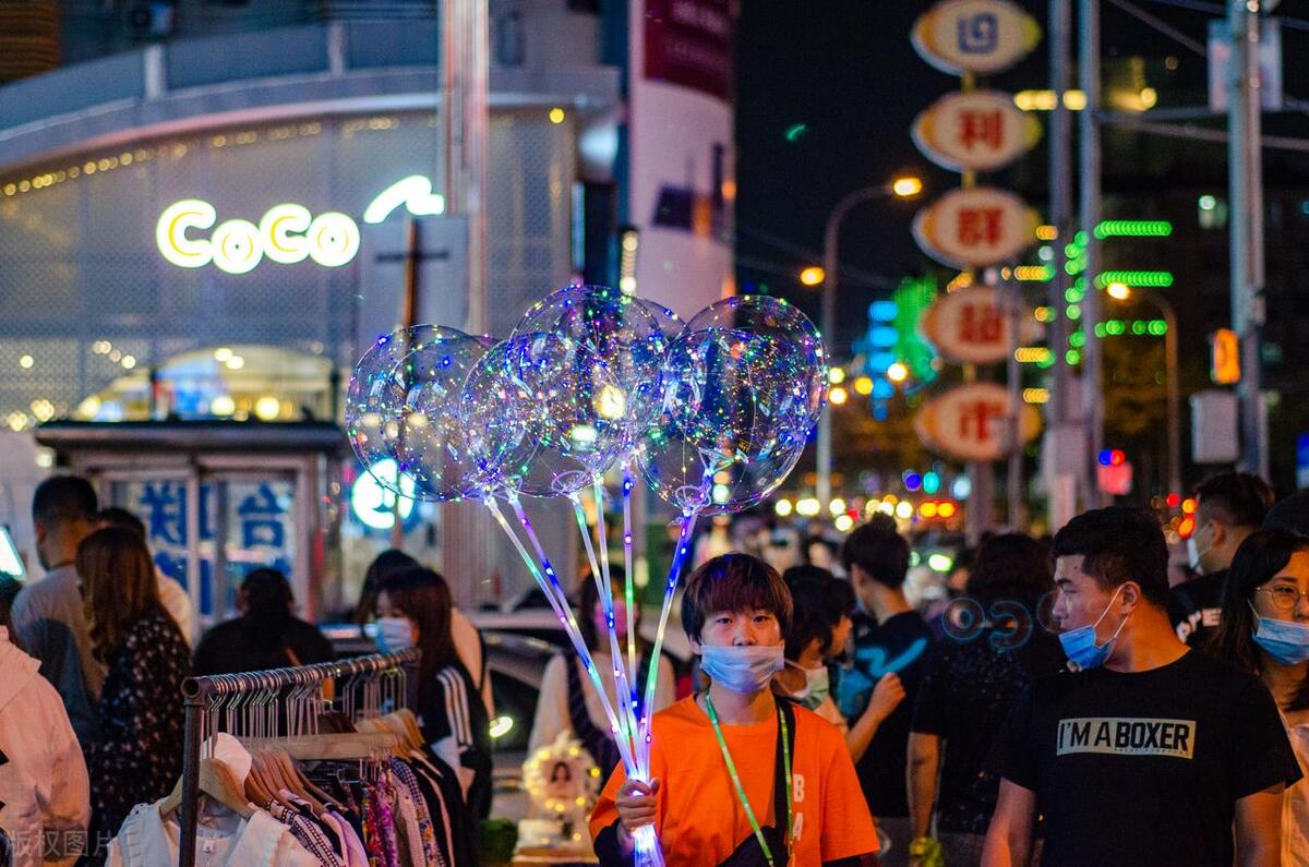 上班族兼职摆摊卖小吃,上班族适合摆摊的副业