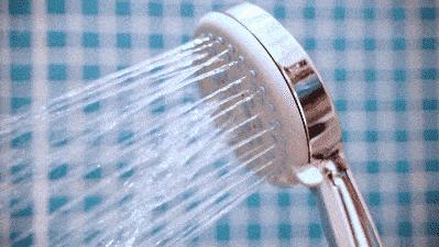 为何人老了身上会有“老人味”？坚持4个习惯，老了或没味