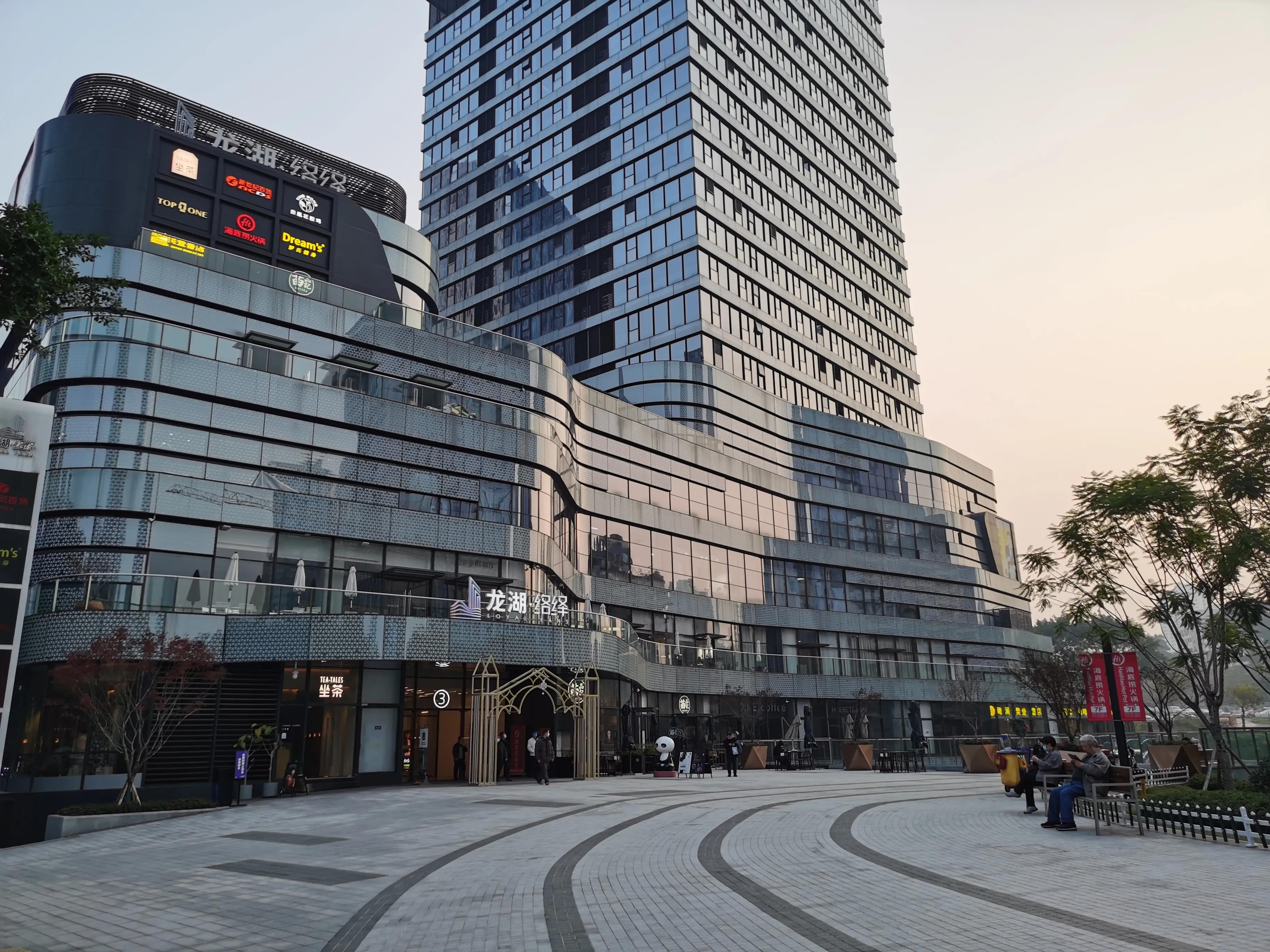 观音桥龙湖新壹街3号楼,龙湖新壹街失败的商圈