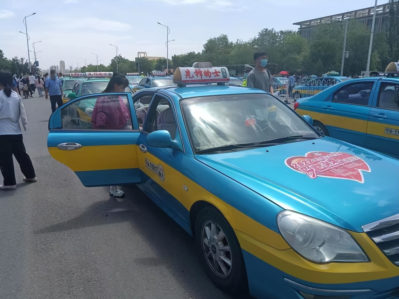 出租车司机的作用,出租车司机属于什么职务