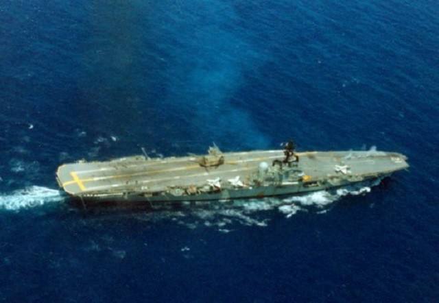 花三千万买澳洲航母,墨尔本号航母拆解