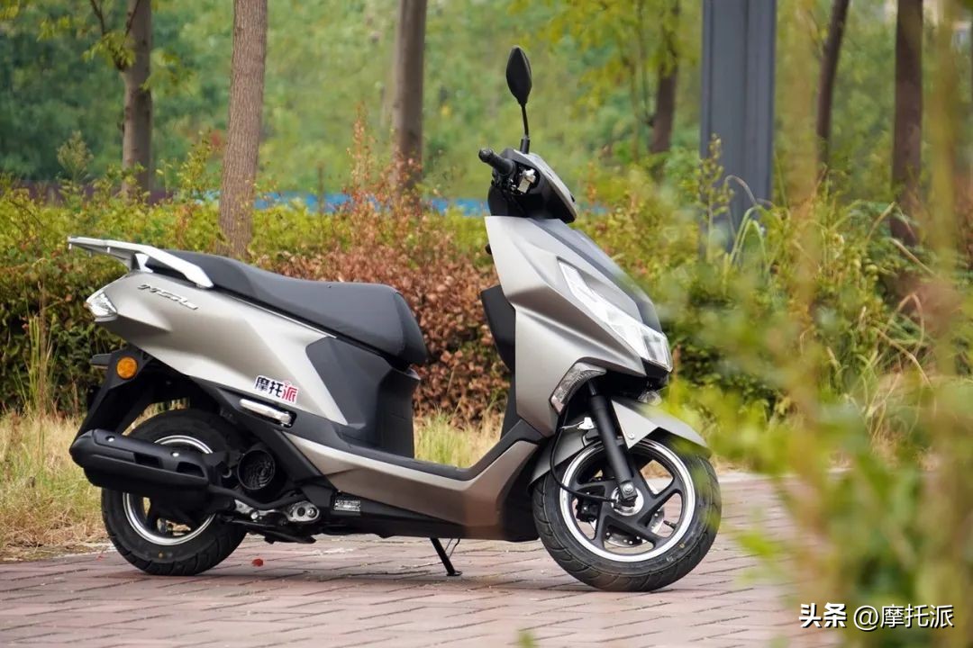 本田ncr125和铃木uy125实测,五羊本田摩托车踏板ncr125价格