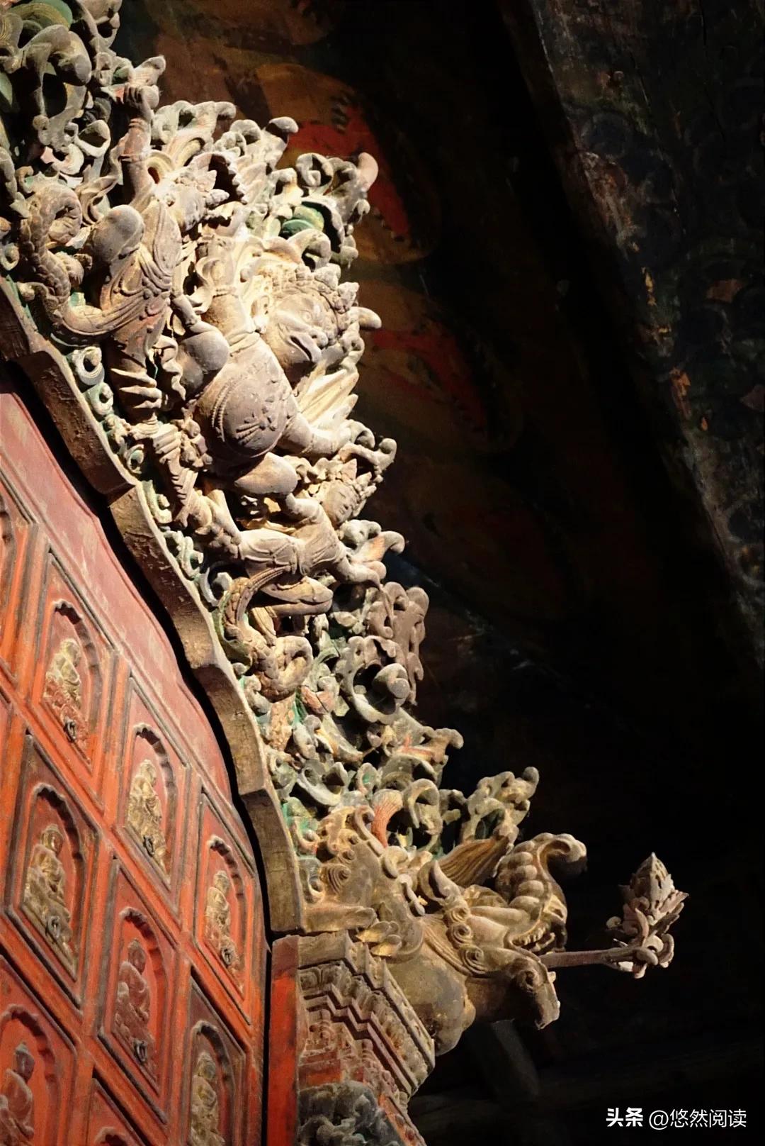 北京文博交流馆（智化寺）内的两个藏经橱