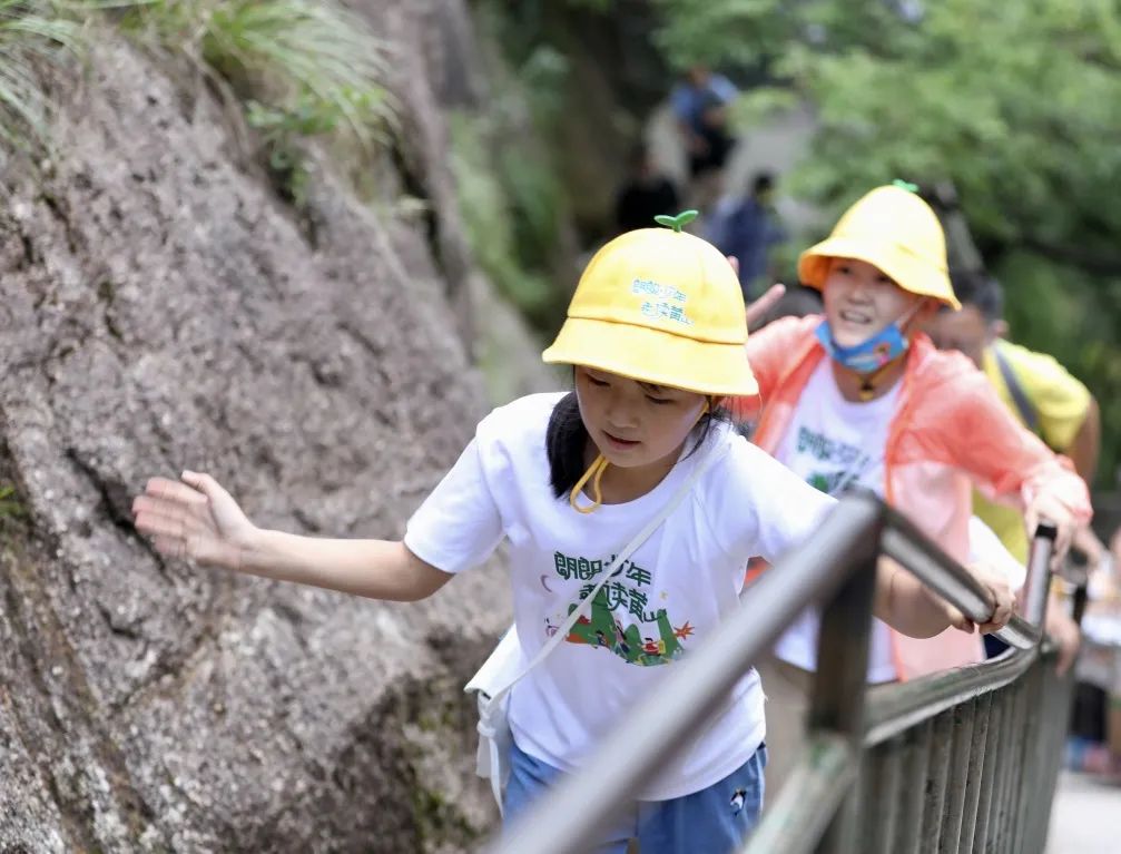 登山，观星，云海，日出，朗读会……跟着朗朗少年游学黄山