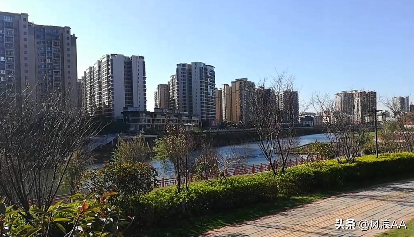 梅州新县城对比江南哪个发展好,兴宁市对比梅县