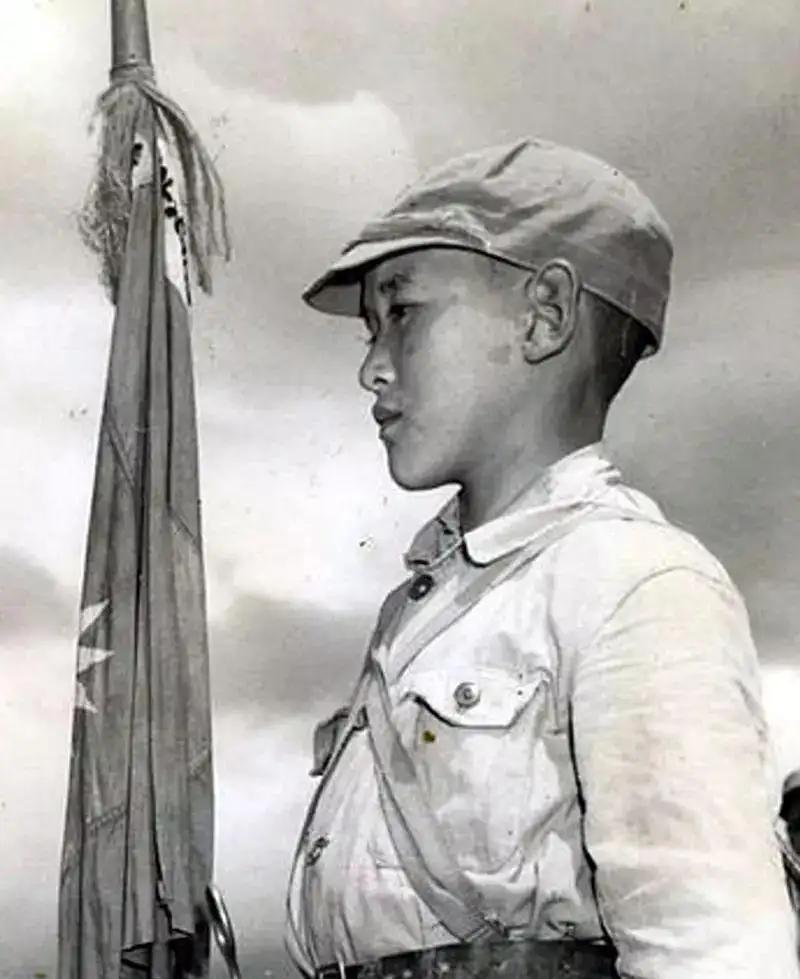 19岁小兵当众批评徐海东指挥有问题,3句话升了3级,40岁成上将