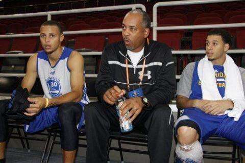 不愧是弟弟全文在哪看,库里小迷弟现役第一库里