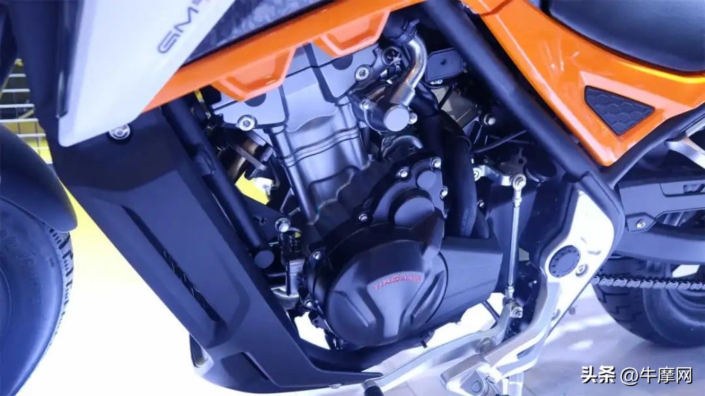 四缸仿赛双缸街车首亮相这届摩博会银钢有看头