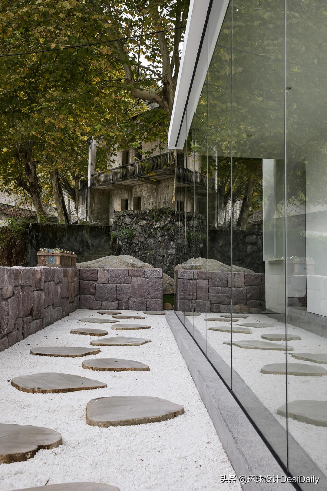 鍙ゆ湪瀛愭湀,鍙ゆ湪瀛愭湀浣滃搧