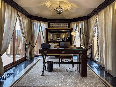 阿联酋丽思卡尔顿,阿联酋野奢帐篷