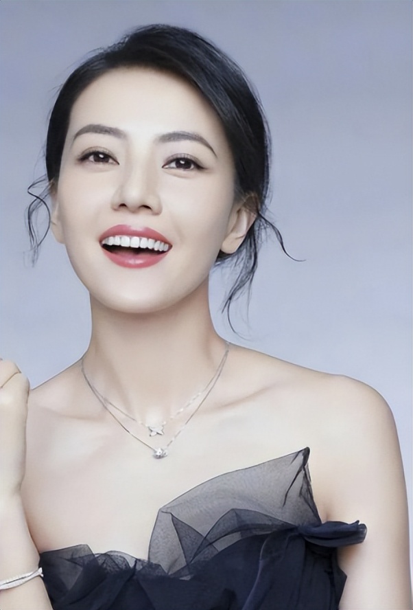 国民女神高圆圆:插足袁泉感情,王一博背后金主,屡被公公刁难