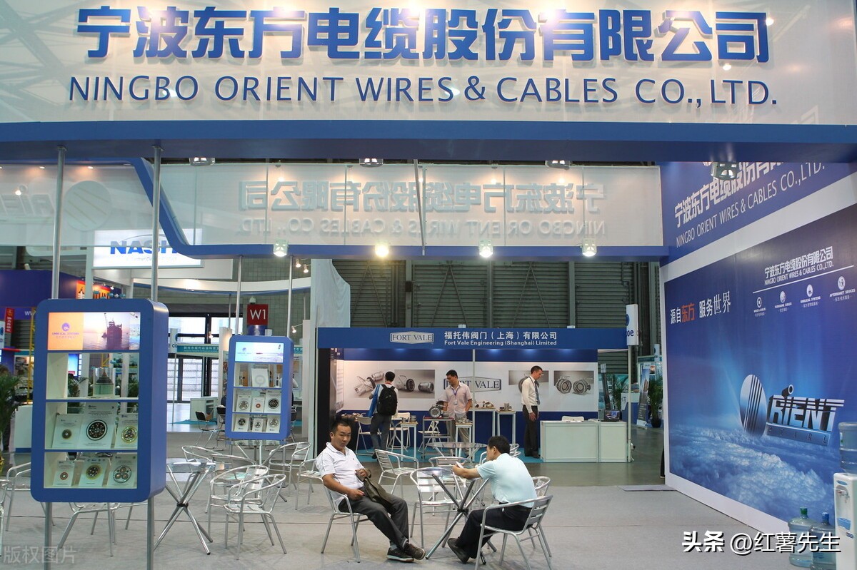 被机构重仓的股,被基金重仓的排前十大a股