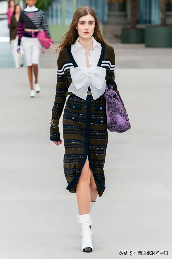 蝴蝶结的最佳搭配,大蝴蝶结怎么搭配好看图片