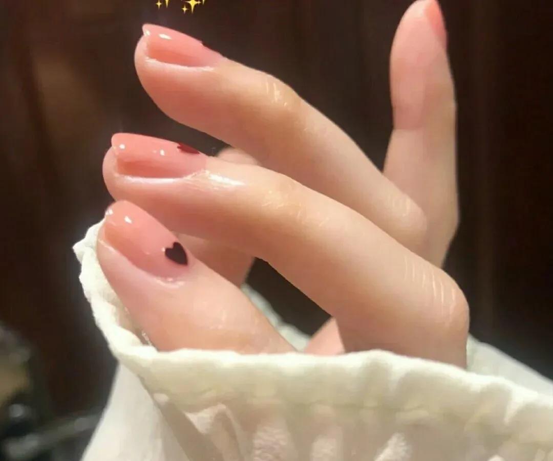 美甲盘点那些让你事半功倍的美甲,美甲新手做出来的美甲不好看