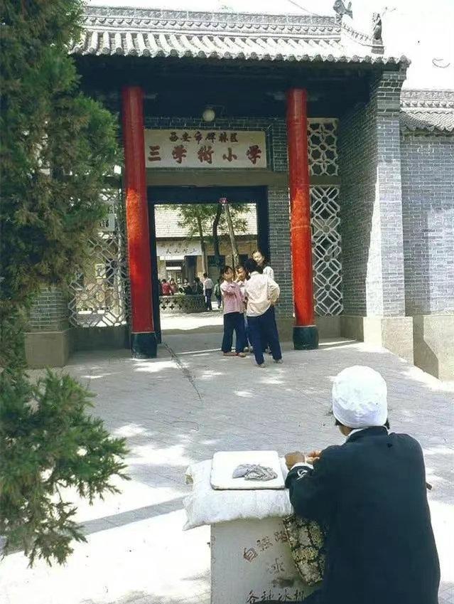 日军侵华兽行,日军当着国军的面杀俘虏