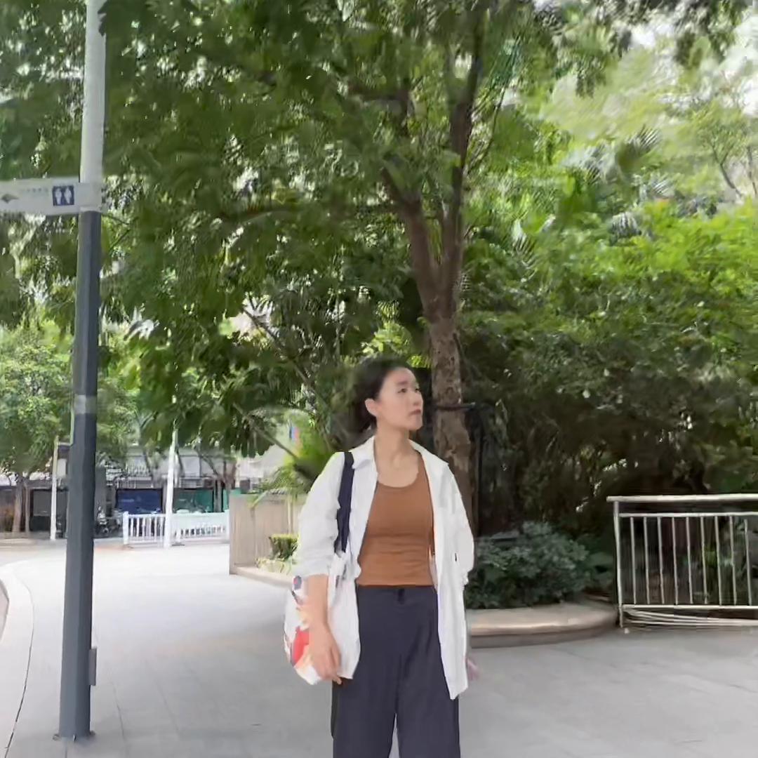 难过没办法解释失落没有感同身受,难过怎能说清楚失落怎能感同身受