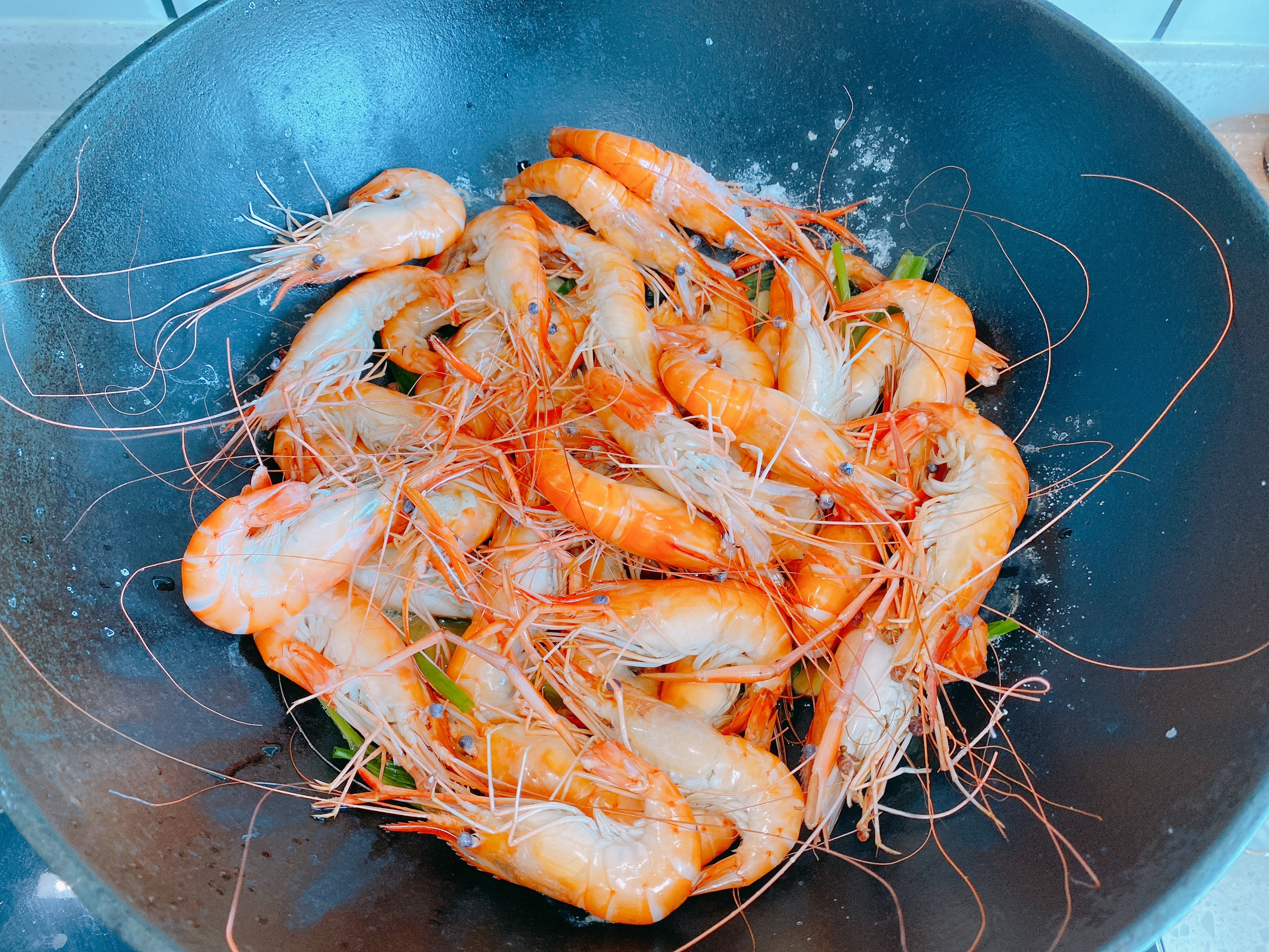 干货淡水虾怎么吃才好吃呢,大草虾怎样搞才干净美味