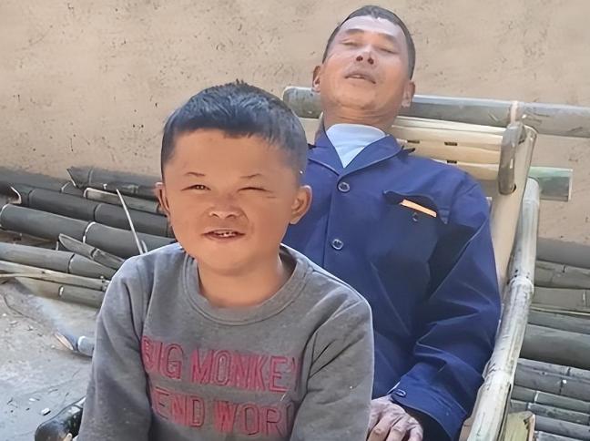 小马云再遭利用,表哥借其名气开“科技”米线店,靠加盟费赚钱?