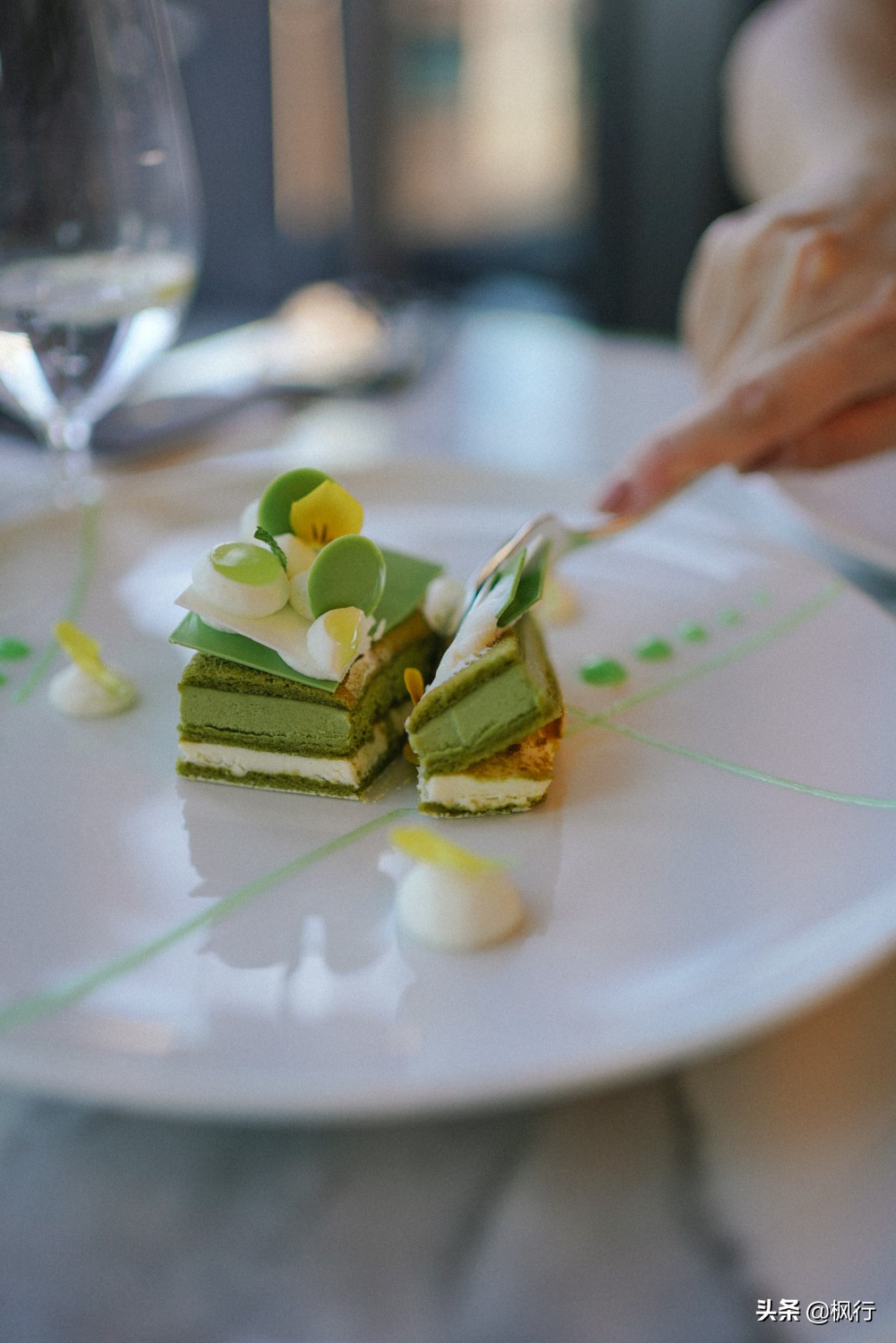 鏂囧崕涓滄柟閰掑簵娉曢,鏂囧崕涓滄柟閰掑簵鏃ュ紡椁愬巺