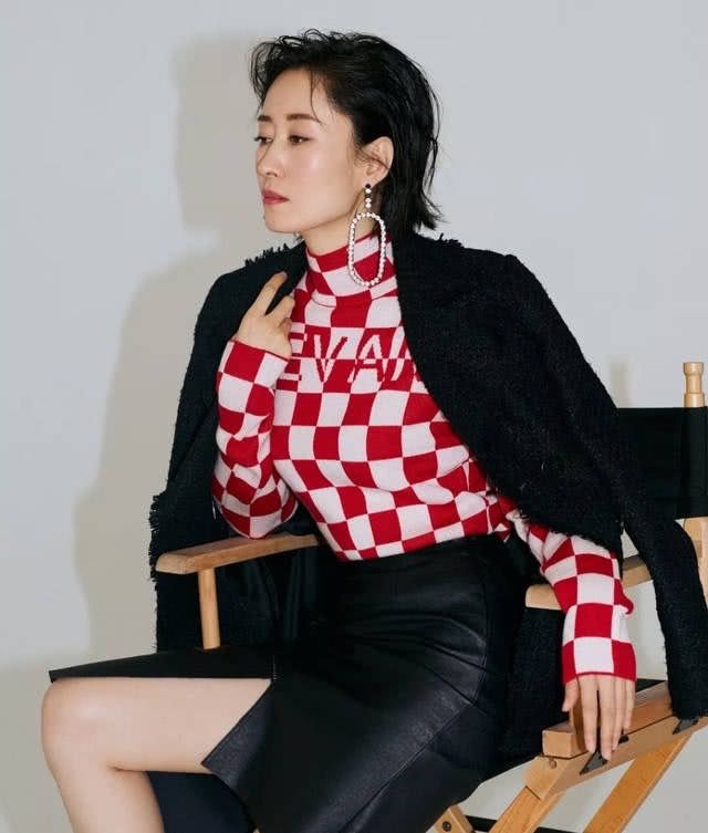 女士的法则刘敏涛短发,今年最流行的减龄短发中年款